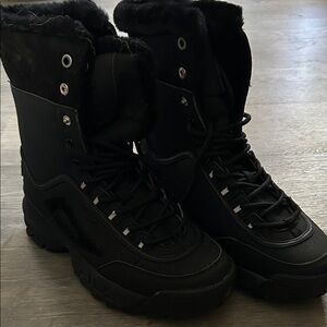 Fila Women's Black Winter Boots